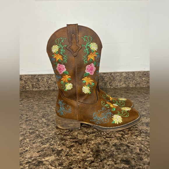 LITTLE GIRLS COGNAC FAUX LEATHER SQUARE TOE - Picture 1 of 7